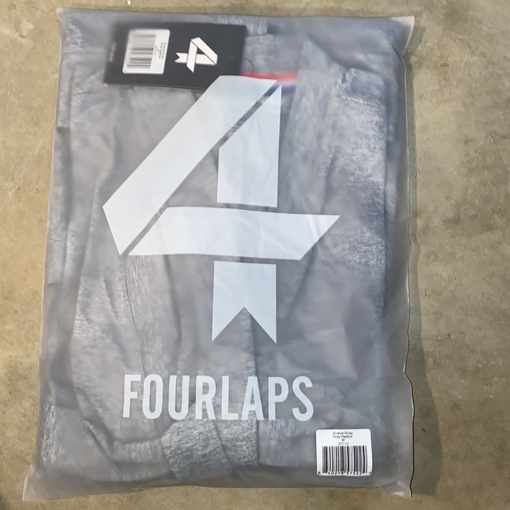 Fourlaps Robe - Picture 5 of 7